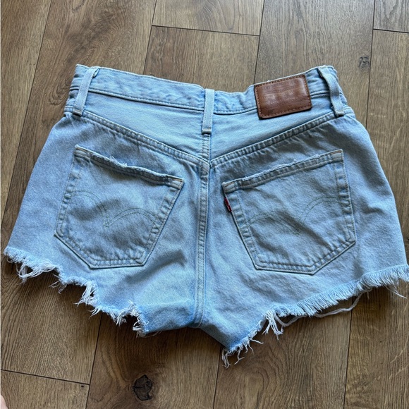 Denim High-Waisted Women Shorts 501 Levi’s 27 - Picture 2 of 6